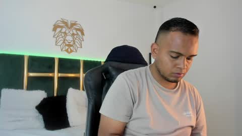 Snapshot of kingg_jay chatting on May 24, 2026, 12:21 pm kingg_jay online show from May 24, 2026, 12:21 pm
