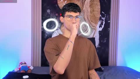  A L E X  online show from April 17, 2026, 6:05 am