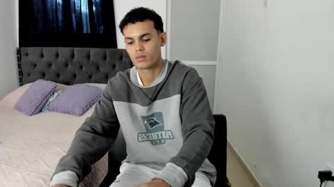 DOMINANT ALPHA KINGS online show from December 2, 2025, 6:58 pm