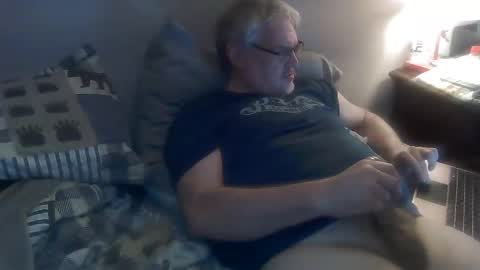 kingtongue10 online show from January 8, 2025, 12:47 pm