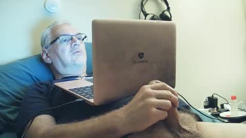 kingtongue10 online show from October 11, 2025, 10:36 am