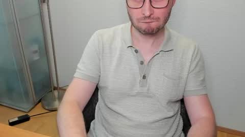 Snapshot of kinksubbydubby chatting on June 22, 2026, 7:11 pm kinksubbydubby online show from June 22, 2026, 7:11 pm