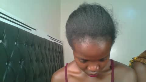 Snapshot of kinky_aria chatting on September 10, 2025, 2:00 am kinky_aria online show from September 10, 2025, 2:00 am