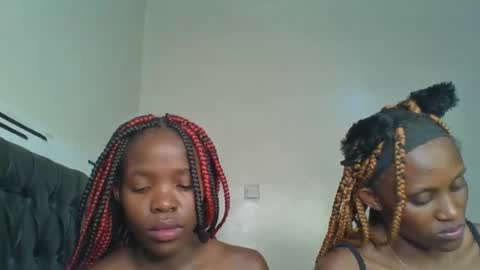 Snapshot of kinky_aria chatting on September 16, 2025, 3:29 am kinky_aria online show from September 16, 2025, 3:29 am