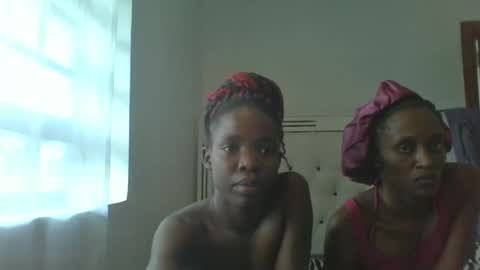 Snapshot of kinky_aria chatting on October 2, 2025, 9:05 am kinky_aria online show from October 2, 2025, 9:05 am