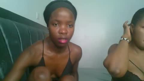 Snapshot of kinky_aria chatting on October 10, 2025, 5:23 pm kinky_aria online show from October 10, 2025, 5:23 pm