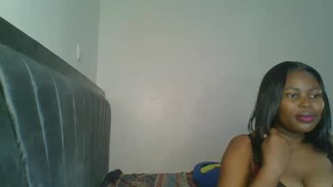 Snapshot of kinky_aria chatting on October 19, 2025, 6:52 pm kinky_aria online show from October 19, 2025, 6:52 pm