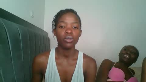 Snapshot of kinky_aria chatting on October 24, 2025, 5:53 pm kinky_aria online show from October 24, 2025, 5:53 pm