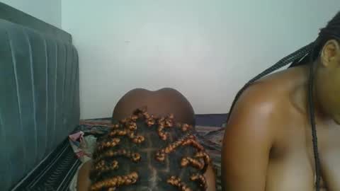 Snapshot of kinky_aria chatting on November 18, 2025, 11:36 am kinky_aria online show from November 18, 2025, 11:36 am