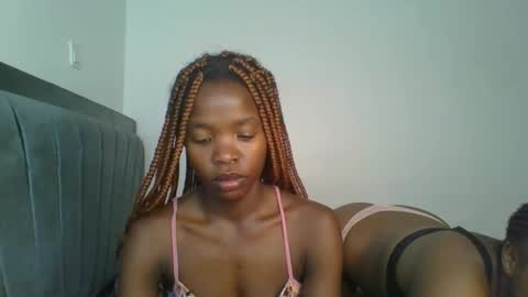 Snapshot of kinky_aria chatting on November 19, 2025, 11:43 am kinky_aria online show from November 19, 2025, 11:43 am