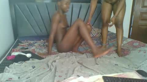 Snapshot of kinky_aria chatting on November 28, 2025, 9:34 am kinky_aria online show from November 28, 2025, 9:34 am