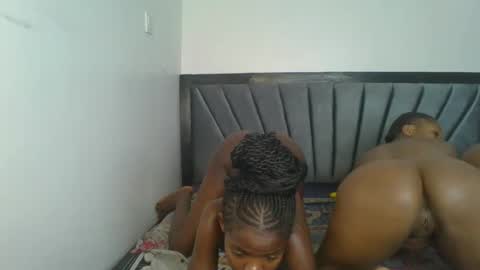 Snapshot of kinky_aria chatting on December 1, 2025, 9:03 am kinky_aria online show from December 1, 2025, 9:03 am