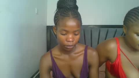 Snapshot of kinky_aria chatting on December 3, 2025, 9:29 am kinky_aria online show from December 3, 2025, 9:29 am