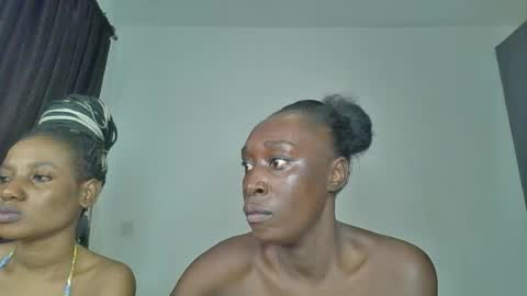 Snapshot of kinky_leila chatting on June 28, 2026, 5:13 am kinky_leila online show from June 28, 2026, 5:13 am