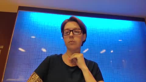 Ashley online show from September 20, 2025, 8:48 am