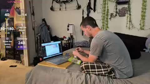 Snapshot of kinkybratab chatting on August 4, 2026, 1:53 am kinkybratab online show from August 4, 2026, 1:53 am