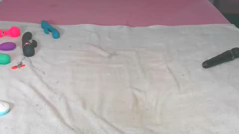 KinyBunz online show from December 4, 2025, 11:52 am