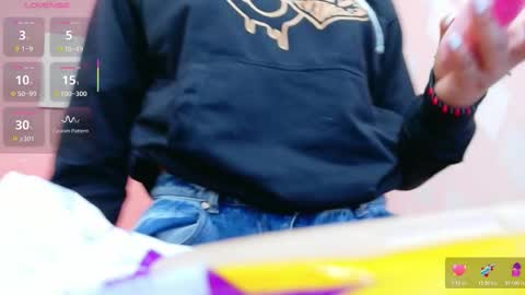 kinkycutegirll online show from November 25, 2025, 1:00 pm