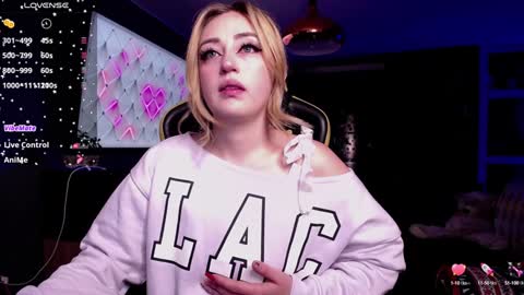 Snapshot of kinkydoll_ chatting on January 5, 2025, 3:43 am Sara online show from January 5, 2025, 3:43 am