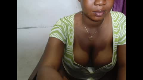 kinkyjuicexx online show from March 29, 2026, 10:32 pm