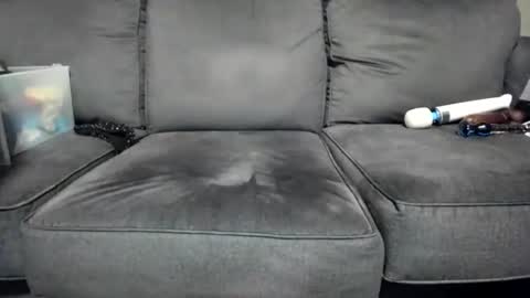 Kinky online show from April 17, 2026, 8:28 am