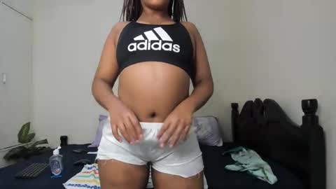 Snapshot of kinkylyla chatting on January 1, 2025, 10:03 pm Kinky online show from January 1, 2025, 10:03 pm