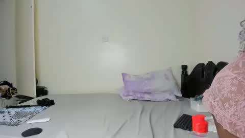 Snapshot of kinkylyla chatting on January 4, 2025, 7:02 pm Kinky online show from January 4, 2025, 7:02 pm