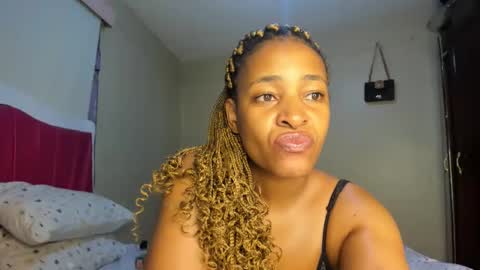 Snapshot of kinkylyla chatting on February 17, 2025, 9:30 pm Kinky online show from February 17, 2025, 9:30 pm