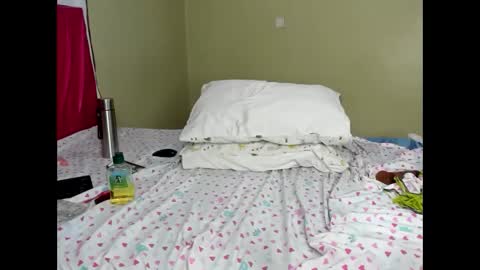 Snapshot of kinkylyla chatting on February 18, 2025, 12:48 am Kinky online show from February 18, 2025, 12:48 am