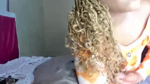 Snapshot of kinkylyla chatting on February 26, 2025, 2:57 pm Kinky online show from February 26, 2025, 2:57 pm