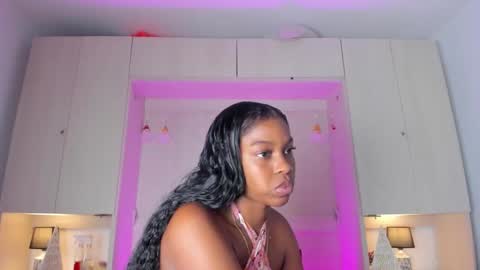 Snapshot of kiomarabaker chatting on November 27, 2025, 8:11 pm M A R A online show from November 27, 2025, 8:11 pm