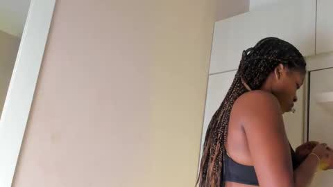 M A R A  online show from February 13, 2026, 12:01 pm