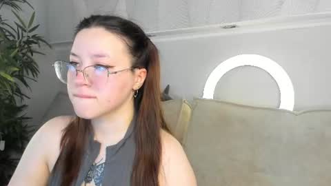 Snapshot of kira_be11 chatting on June 22, 2026, 12:02 am Kira Be11 online show from June 22, 2026, 12:02 am