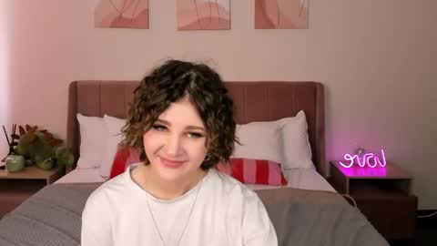 Kira online show from May 18, 2026, 8:42 am