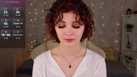 Snapshot of kira_fluffy chatting on June 14, 2026, 2:24 am Kira online show from June 14, 2026, 2:24 am