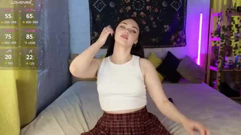 kira_jin online show from April 26, 2026, 6:33 am