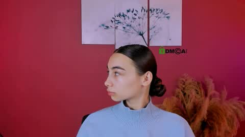 kira_light__ online show from November 11, 2025, 9:42 am