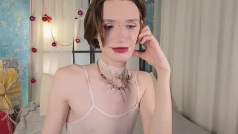 Snapshot of kira_long chatting on December 18, 2025, 12:22 pm MADI online show from December 18, 2025, 12:22 pm