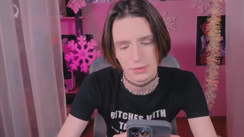 Snapshot of kira_long chatting on January 7, 2026, 8:28 am MADI online show from January 7, 2026, 8:28 am