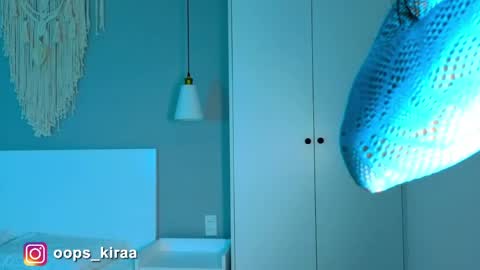 Snapshot of kira_mmr chatting on April 26, 2026, 5:21 pm Kira and friends online show from April 26, 2026, 5:21 pm