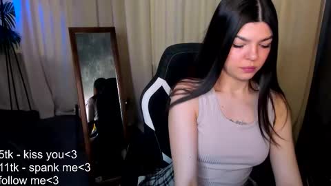 Kira online show from November 17, 2025, 9:37 am