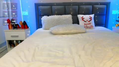 Kira online show from December 30, 2024, 5:04 am