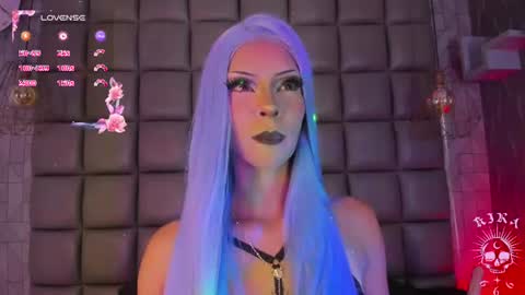 Snapshot of kira_vance chatting on July 12, 2026, 5:31 am Kira online show from July 12, 2026, 5:31 am
