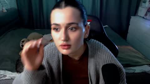 Kira  follow me  online show from February 12, 2026, 11:00 pm