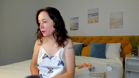 kiraadamss online show from October 14, 2025, 1:06 am