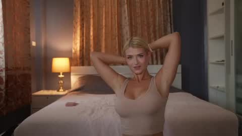 Snapshot of kirabl00m chatting on May 21, 2026, 7:04 am kira bloom online show from May 21, 2026, 7:04 am