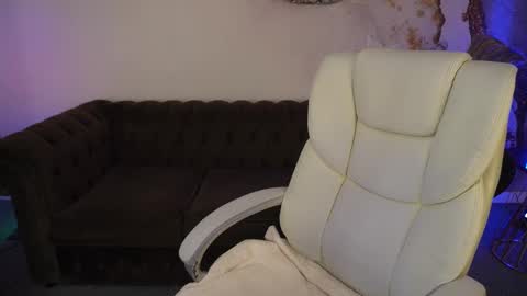 Snapshot of kiracandys chatting on February 9, 2025, 9:49 pm Kira online show from February 9, 2025, 9:49 pm