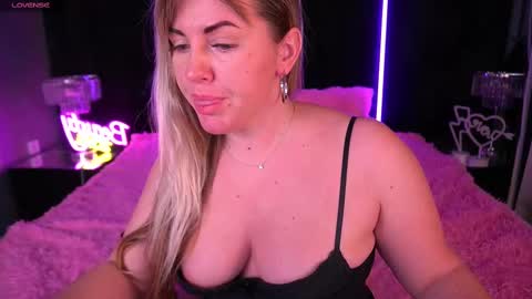 Snapshot of kiracandys chatting on March 2, 2025, 4:17 am Kira online show from March 2, 2025, 4:17 am