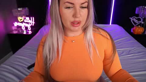 Kira online show from November 8, 2025, 11:47 pm