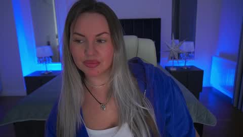 Kira online show from April 1, 2026, 8:50 pm